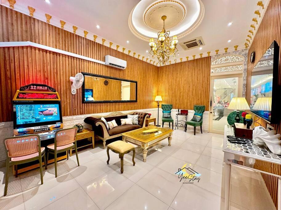 Holiday home Jonker Street Haven 16paxktvjagucciprivate Pool
